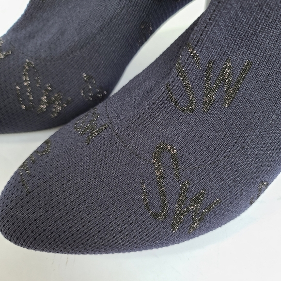 Stuart Weitzman | The Violetta 80 SW Logo Navy Mid-Calf Sock Stretch Knit Bootie - Picture 5 of 13